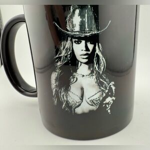 Beyoncé Renaissance Cowgirl Black L@@K! world tour mug. 2023. 10oz